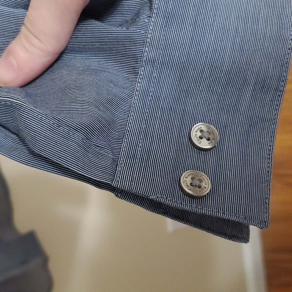 Calvin Klein Mens button up  gray dress shirt. - Picture 5 of 7